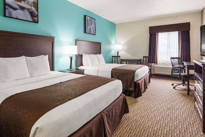 Room 4 of 18