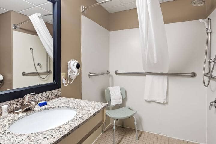 Room 14 of 18