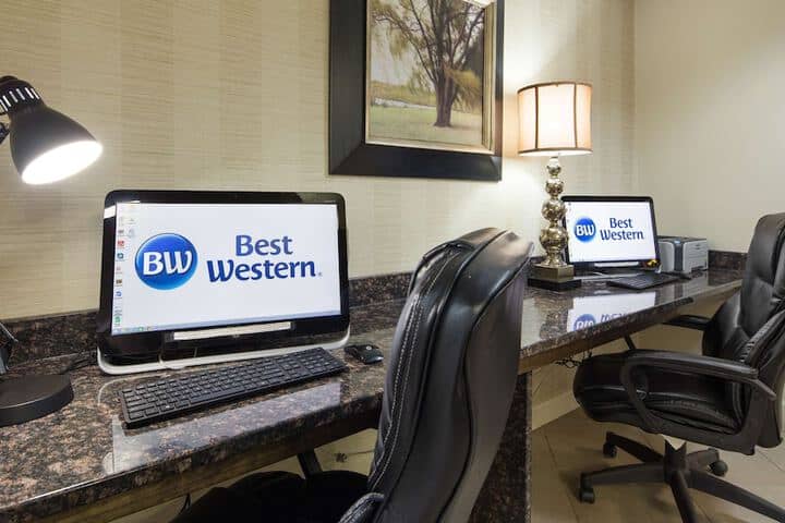 Business Center 18 of 18